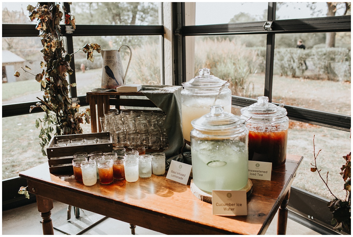 mason jar tea and lemonade for wedding