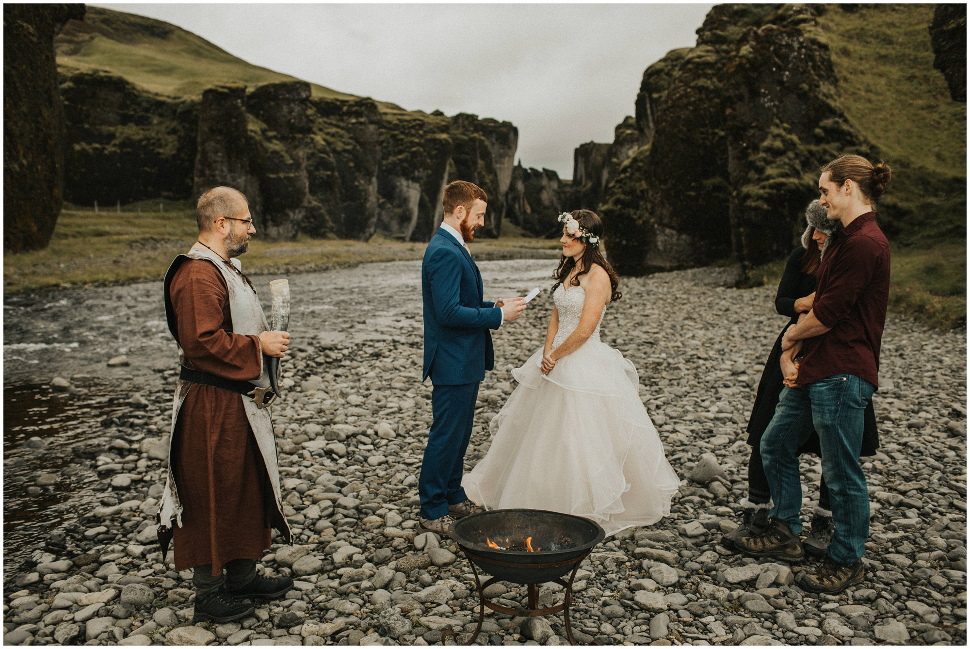 southern iceland elopement Fjaðrárgljúfur canyon ceremony